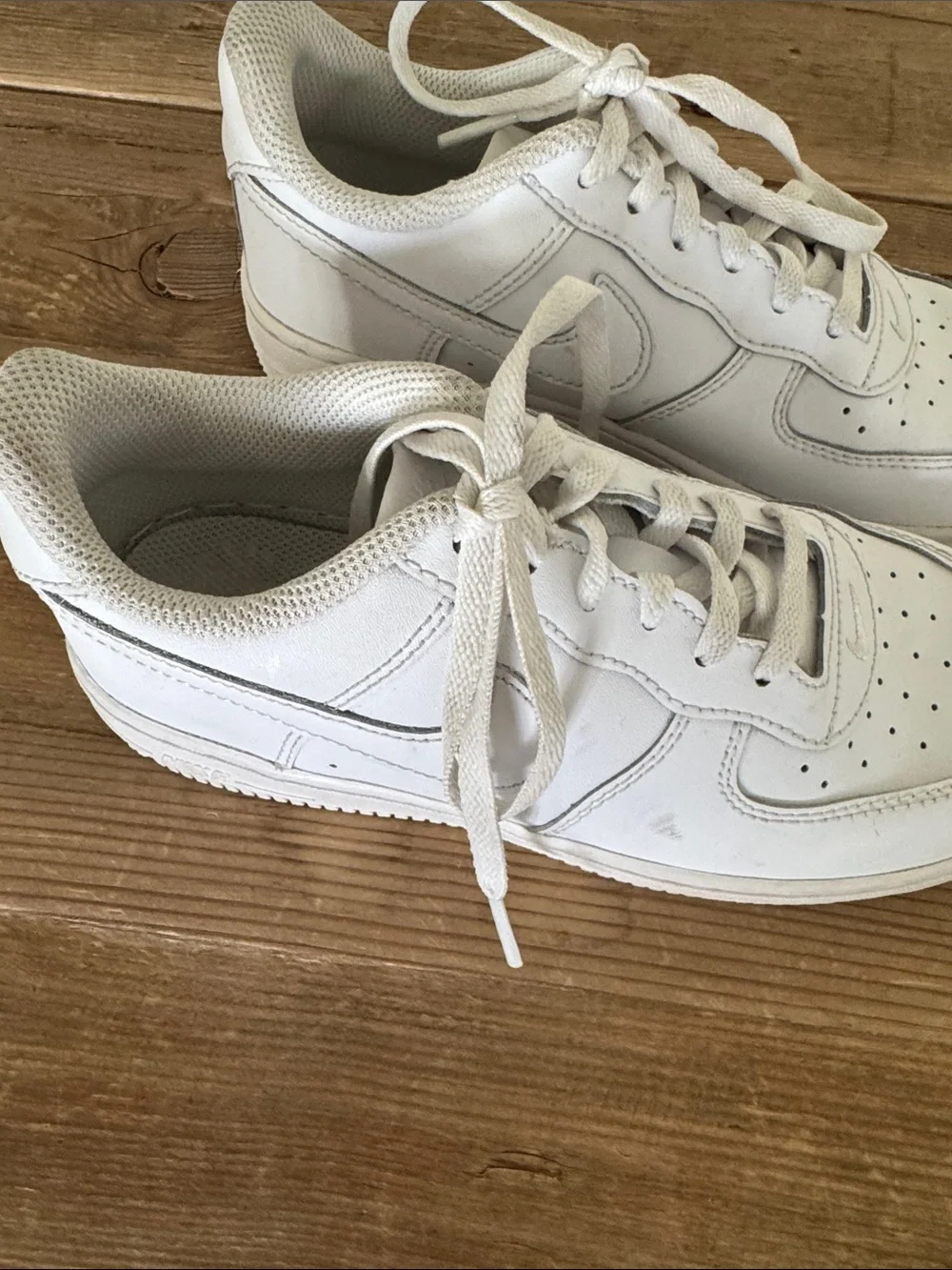 Nike Air Force White Kids Sneakers - Classic Low Top